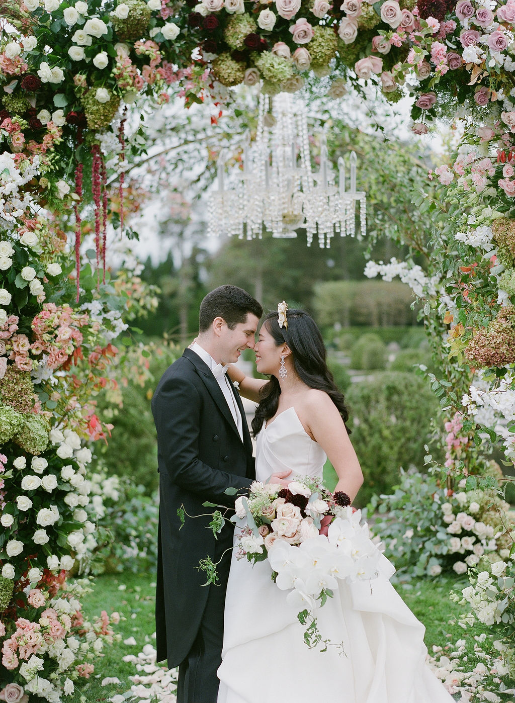 Floral Chinoiserie-Inspired Wedding at Oheka Castle on Long Island ...